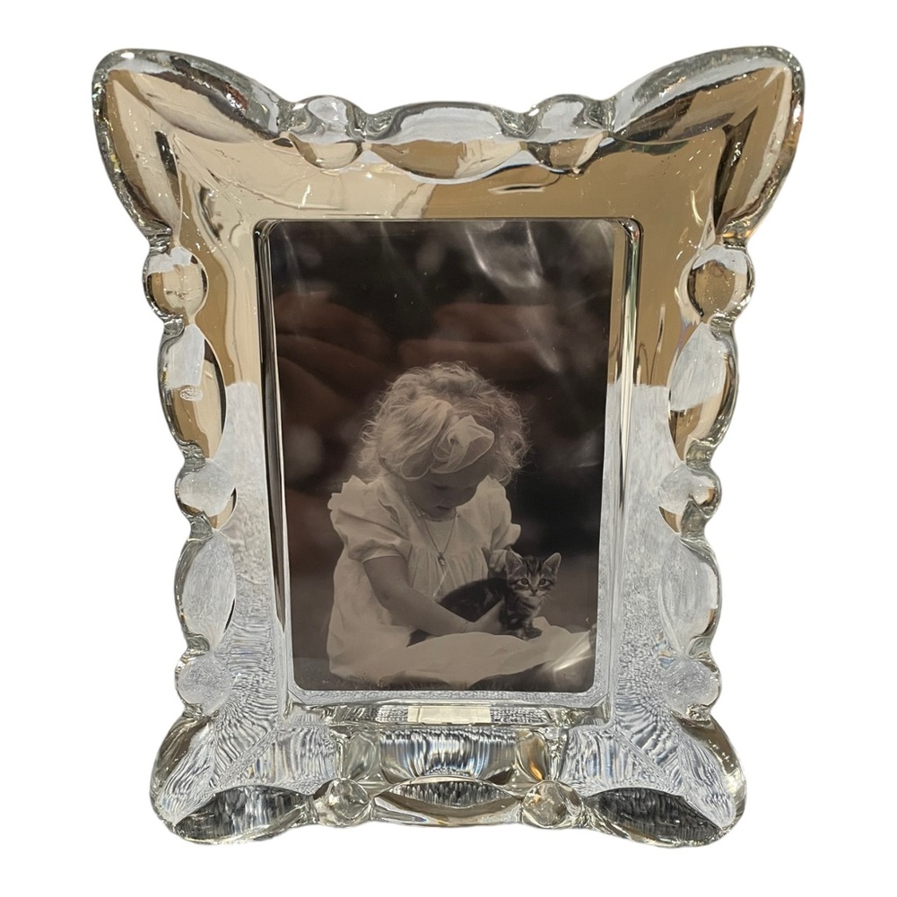 Mikasa Pearls Picture Frame 9.5” X 8” Holds 4”x 6” Photo Glass.